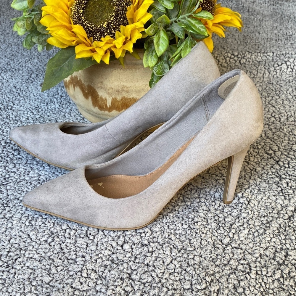 Christian Siriano Women's Light Gray Heels - Picture 6 of 9